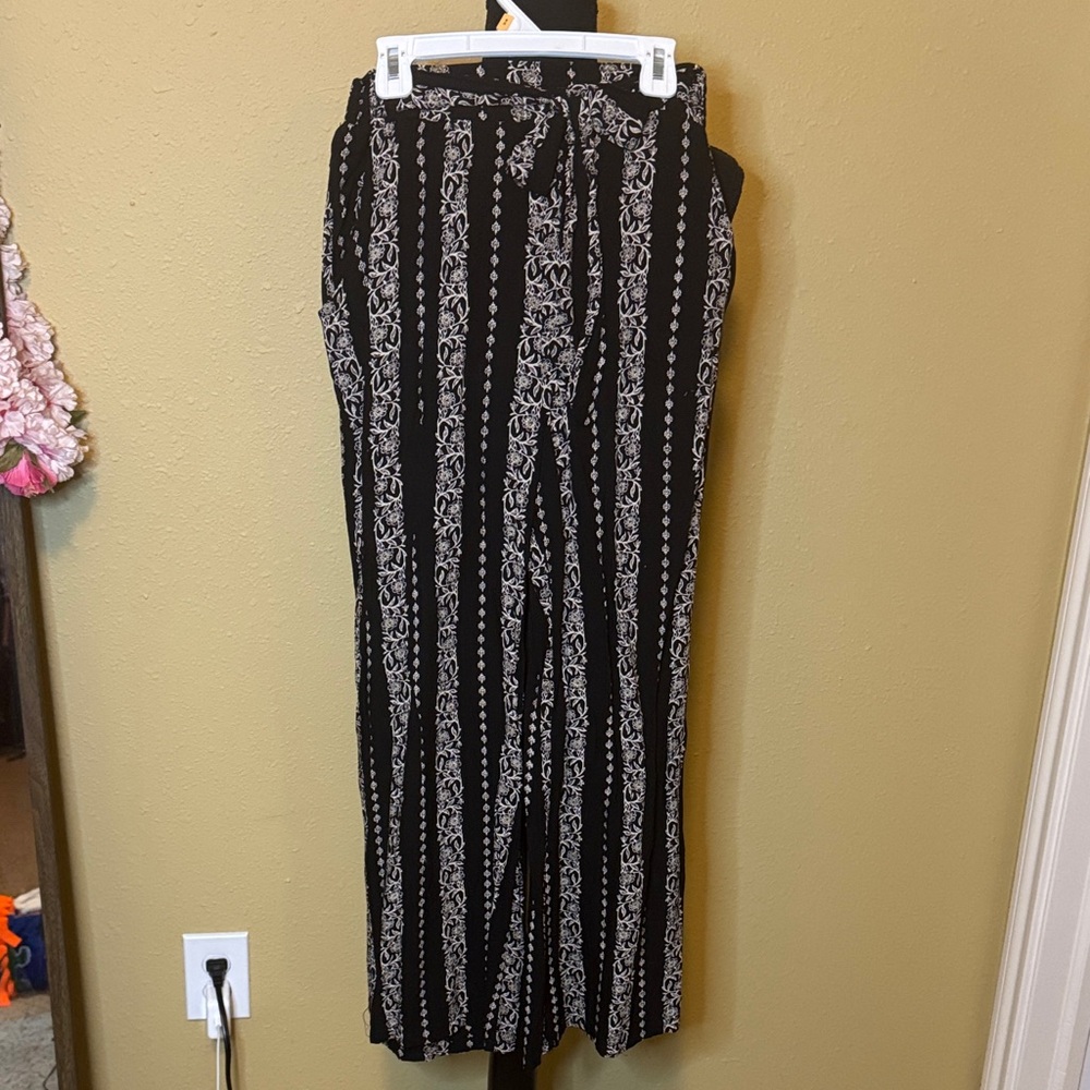 Angie Black and Tan Wide Leg Pants Size Small